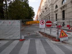 Lavori inutili in via Ferrante Aporti Milano